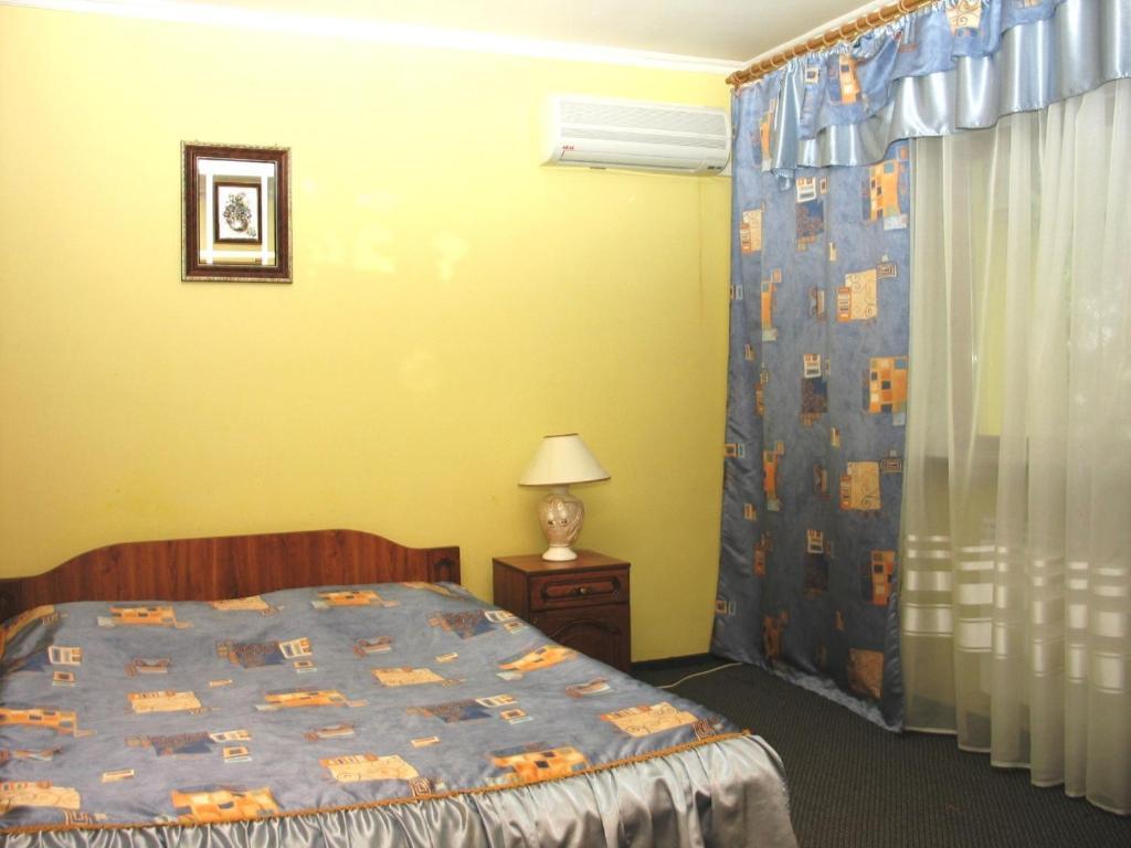 Duet Hotel Uzjhorod Exteriör bild